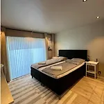 Quarto em Acomodações Particulares Bedroom Near City Center *
