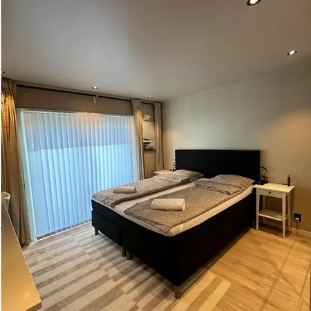 Privatunterkunft Bedroom Near City Center *