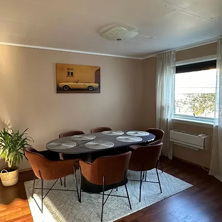 ホームステイ Bedroom Near City Center ベルゲン