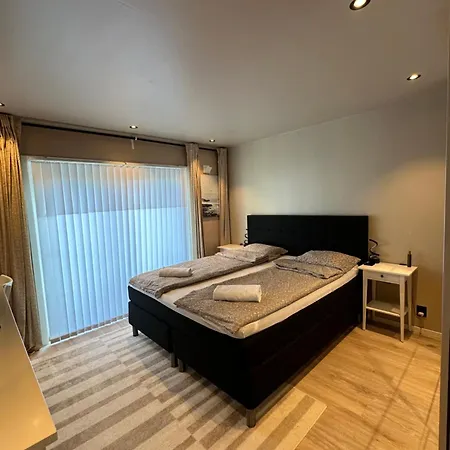 Bedroom Near City Center ホームステイ *