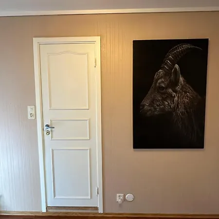 Privatunterkunft Bedroom Near City Center *