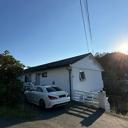 Bedroom Near City Center בית אירוח ברגן