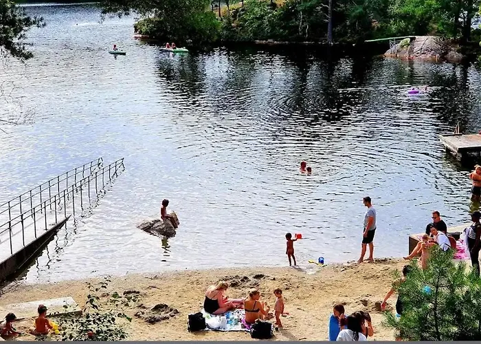 Bedroom Near City Center Δωμάτια σε οικογενειακή κατοικία *